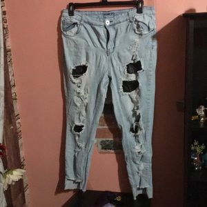 🏝 Rue 21 Stonewash Distressed Jeans 18